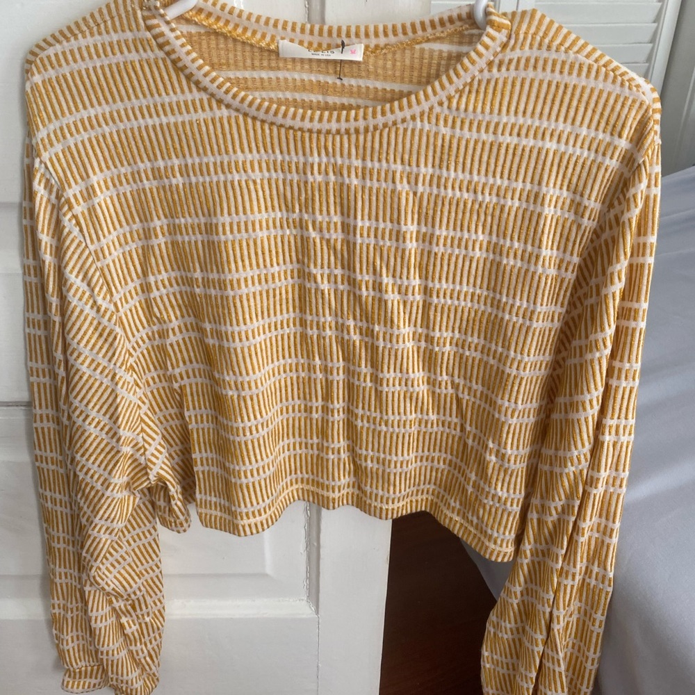Boutique Lightweight Yellow Striped Cropped Sweater